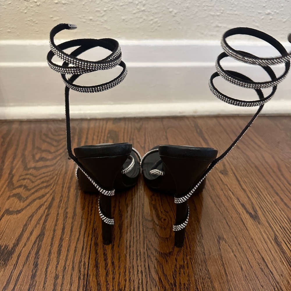 Brand new women’s heels size 8